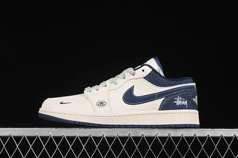 All Categories Air Jordan Jordan Series Basketball Shoes Air Jordan 1 Low High-end Customized Low-top Sneakers Travis Scott x Fragment Design x Air Jordan 1 Low OG SP AJ1 Stussi Co-branded Rice Blue Three-dimensional Sneakers Low-top Cultural Casual Sneakers XS6086-562